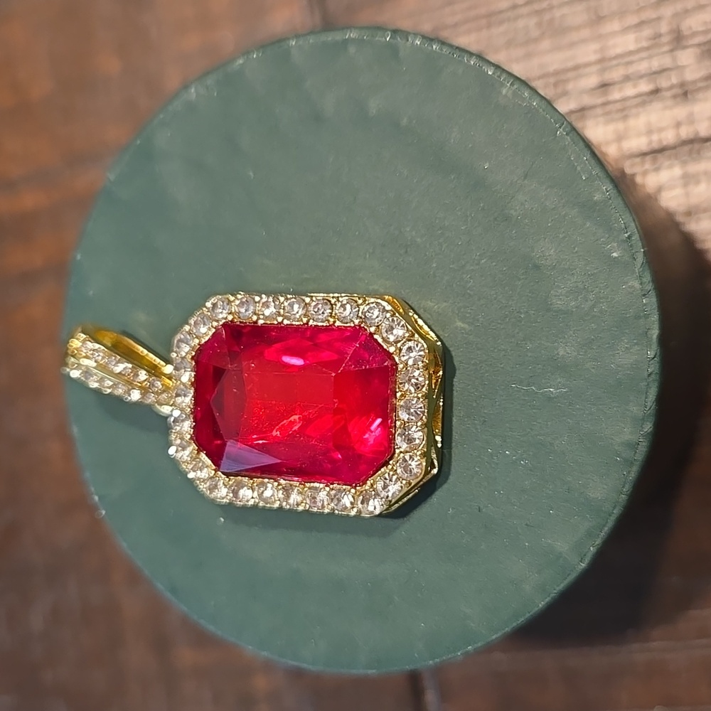 Elegant Gold Tone and Red Pendant